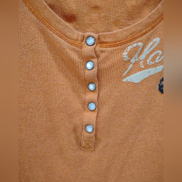HARLEY-DAVIDSON LADIES ORANGE SCOOP NECK LONG SLV SHIRT SIZE L FLOCKED GRAPHICS - Picture 3 of 10